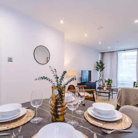 2bed In Centre & Free Parking * Leeds (West Yorkshire)