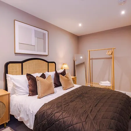 2bed In Centre & Free Parking * Leeds (West Yorkshire)