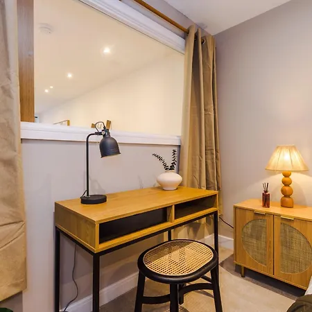 Lejlighed 2bed In Centre & Free Parking