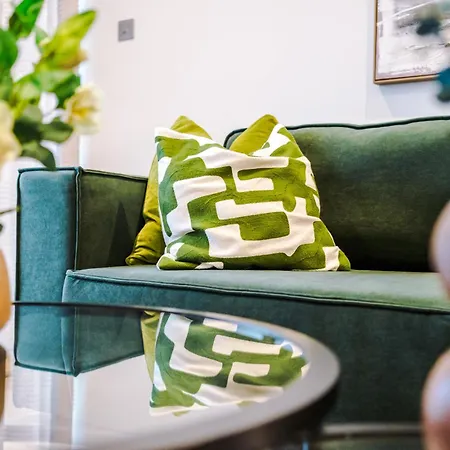 2bed In Centre & Free Parking