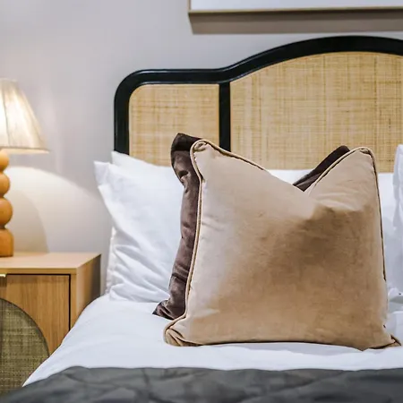 2bed In Centre & Free Parking * Leeds (West Yorkshire)