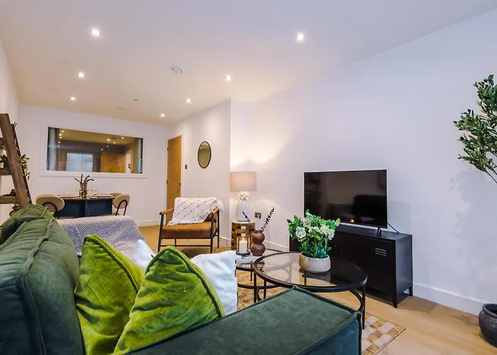 Апартаменти 2bed In Centre & Free Parking *