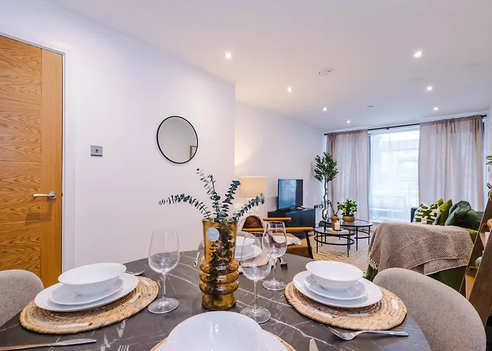 2bed In Centre & Free Parking * Leeds