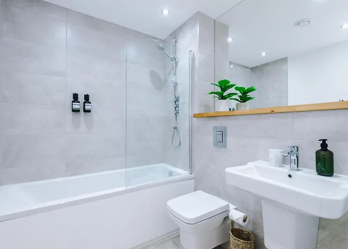 2bed In Centre & Free Parking Leeds