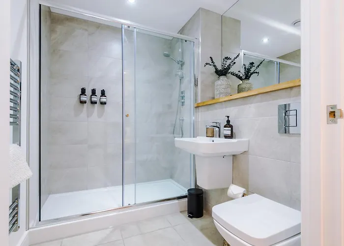 Апартаменти 2bed In Centre & Free Parking