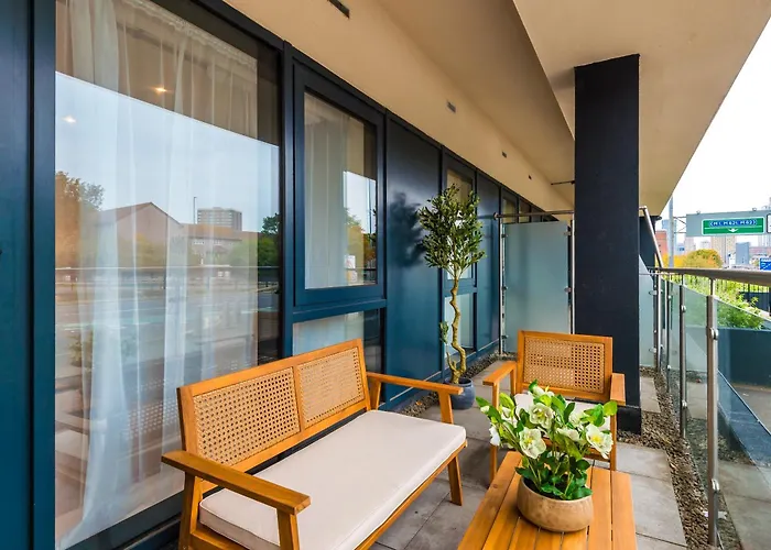 2bed In Centre & Free Parking Apartman *