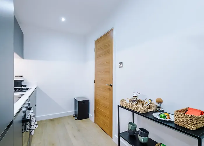 2bed In Centre & Free Parking Апартаменти *