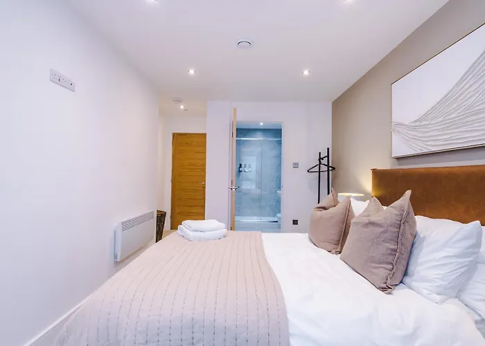 2bed In Centre & Free Parking Апартаменти