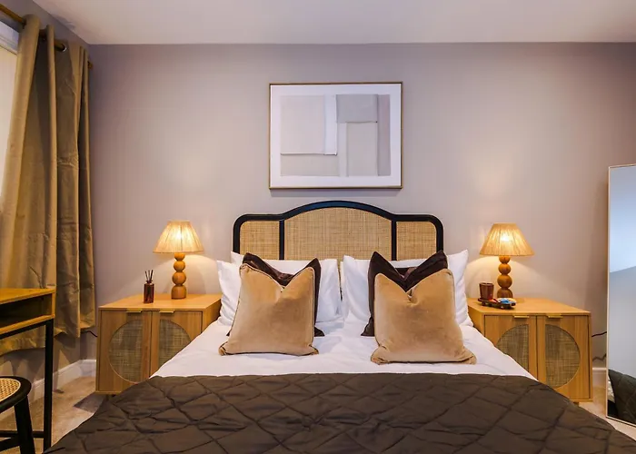 2bed In Centre & Free Parking * Лідс