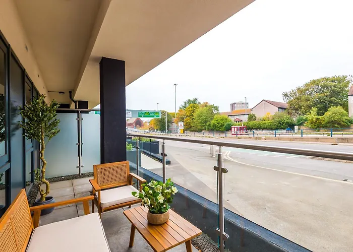 Апартаменти 2bed In Centre & Free Parking