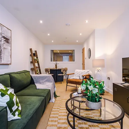 2bed In Centre & Free Parking Apartment