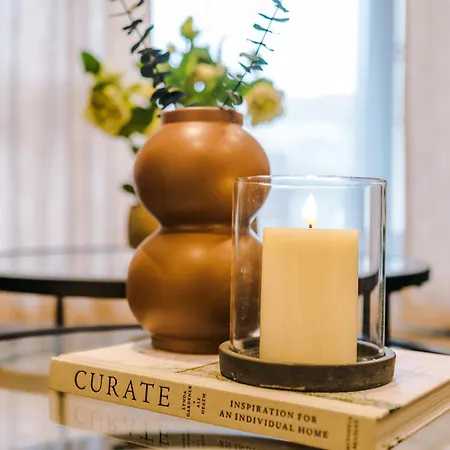 2bed In Centre & Free Parking * Leeds (West Yorkshire)