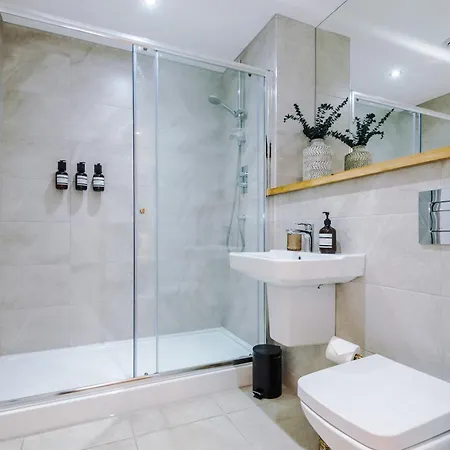 Apartment 2bed In Centre & Free Parking