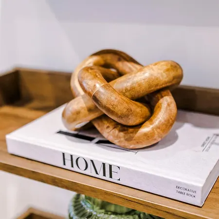 2bed In Centre & Free Parking Apartment