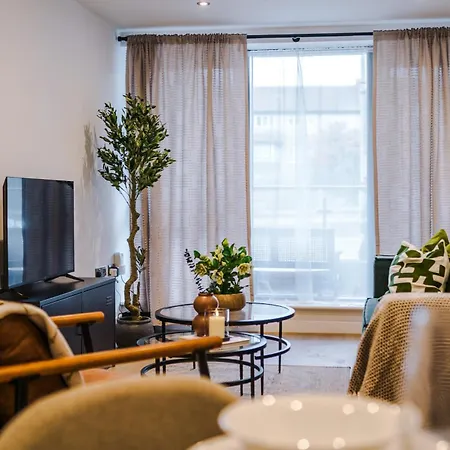 2bed In Centre & Free Parking * Leeds (West Yorkshire)