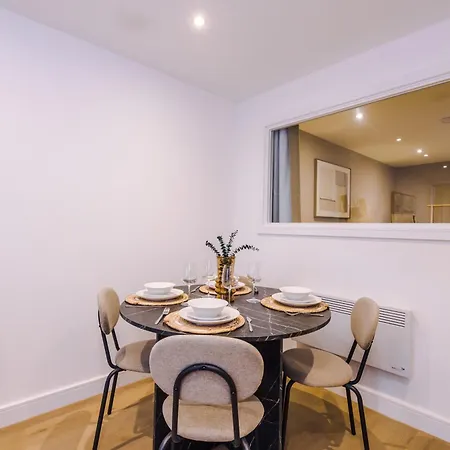 Apartment 2bed In Centre & Free Parking