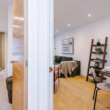 2bed In Centre & Free Parking * Leeds (West Yorkshire)