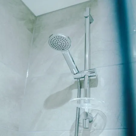 2bed In Centre & Free Parking Apartment