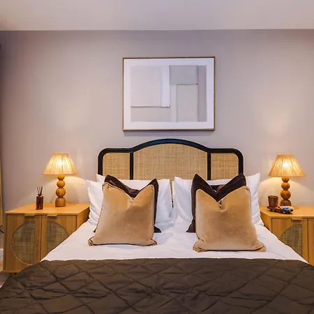 2bed In Centre & Free Parking * Leeds (West Yorkshire)