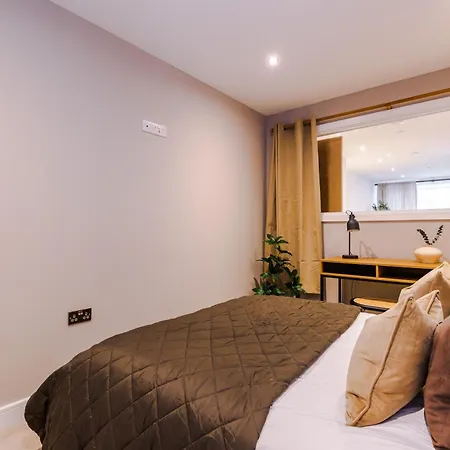 2bed In Centre & Free Parking * Leeds (West Yorkshire)