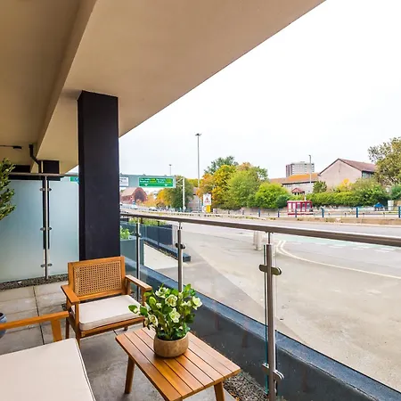 Apartment 2bed In Centre & Free Parking